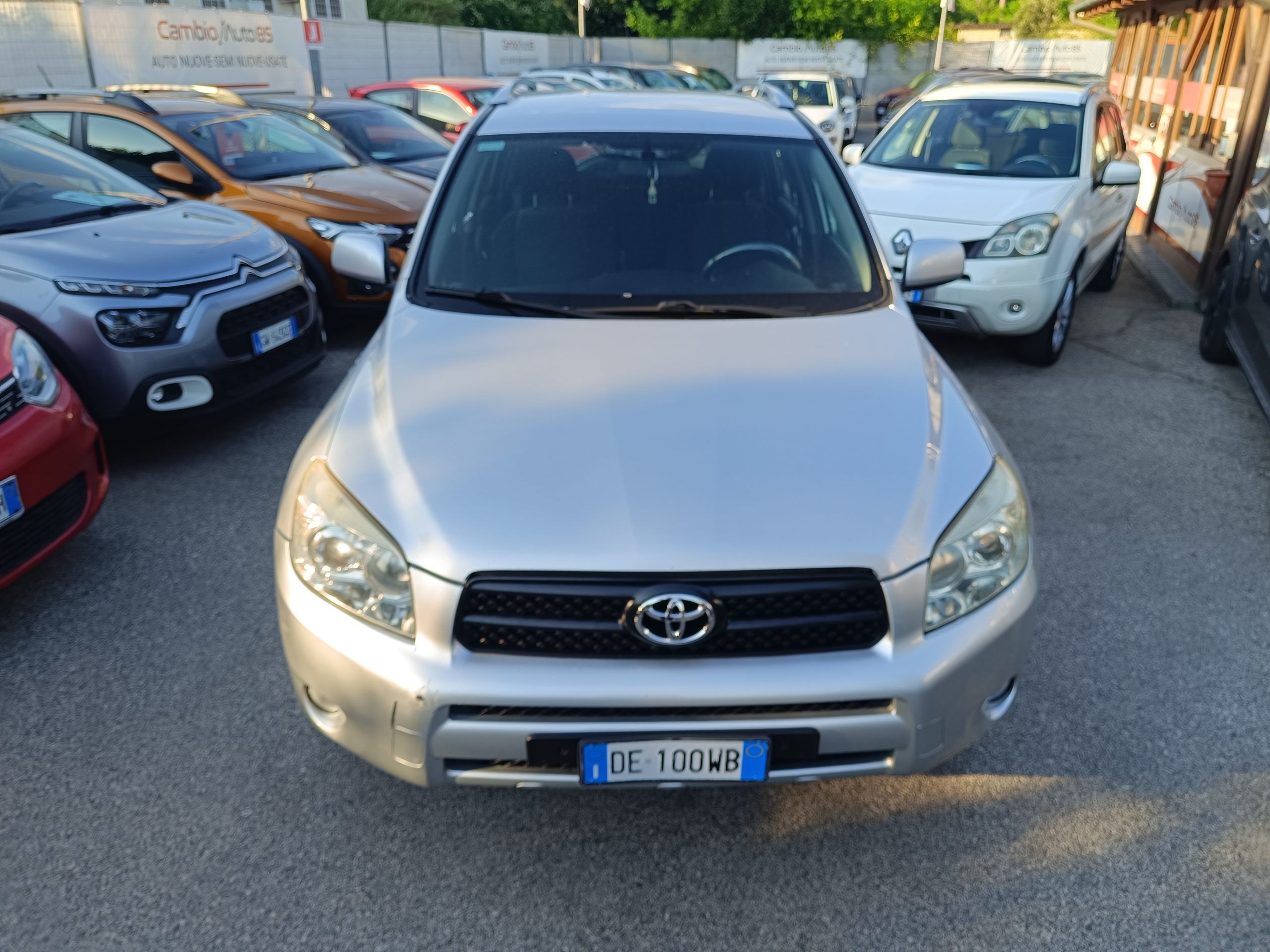 Toyota Rav 2.2 D Luxury - immagine 3