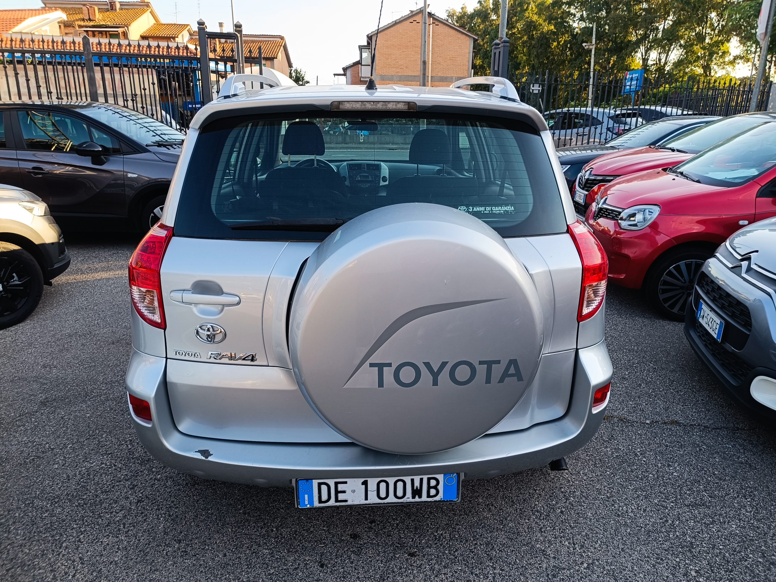 Toyota Rav 2.2 D Luxury - immagine 7