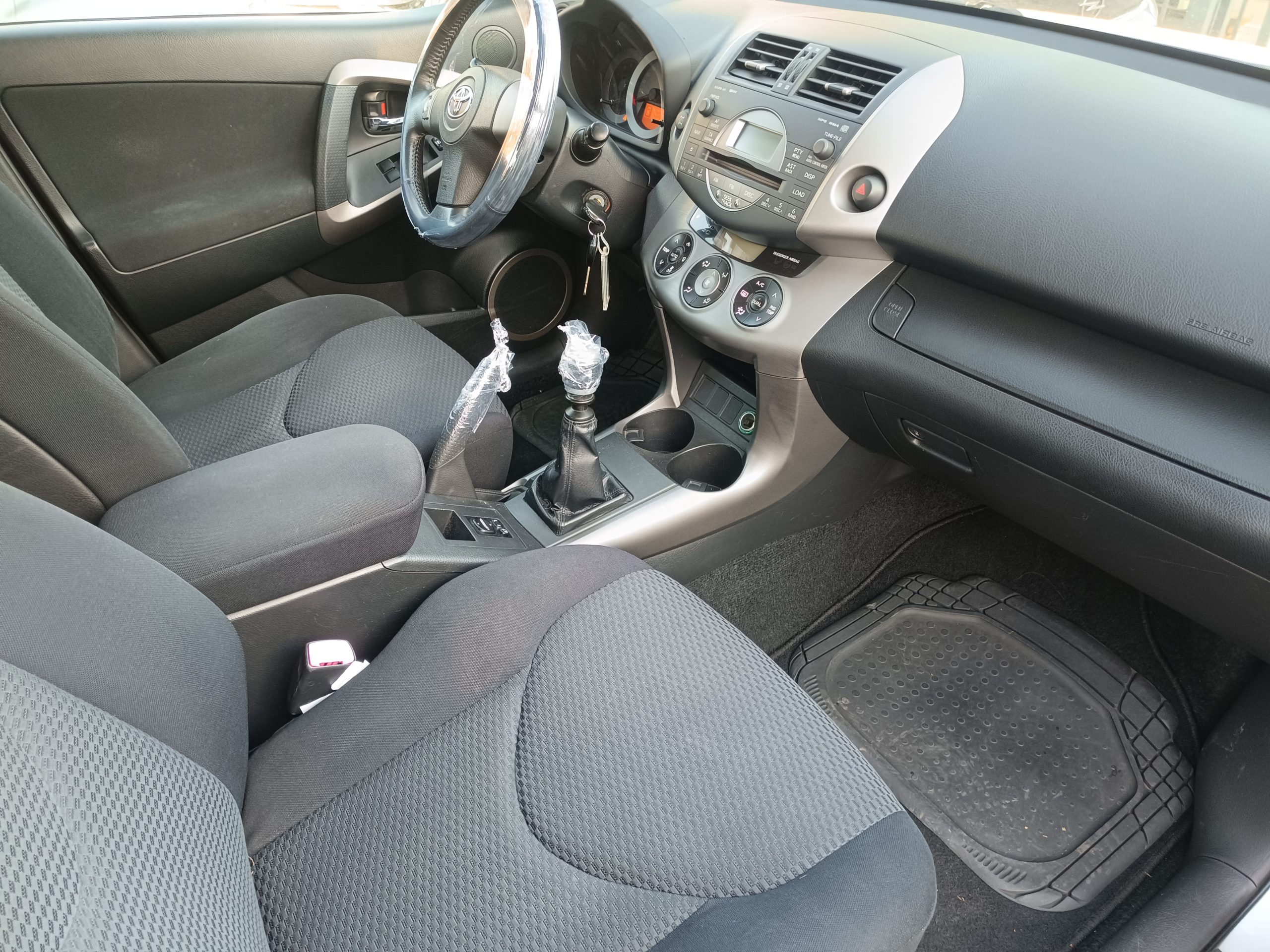 Toyota Rav 2.2 D Luxury - immagine 15