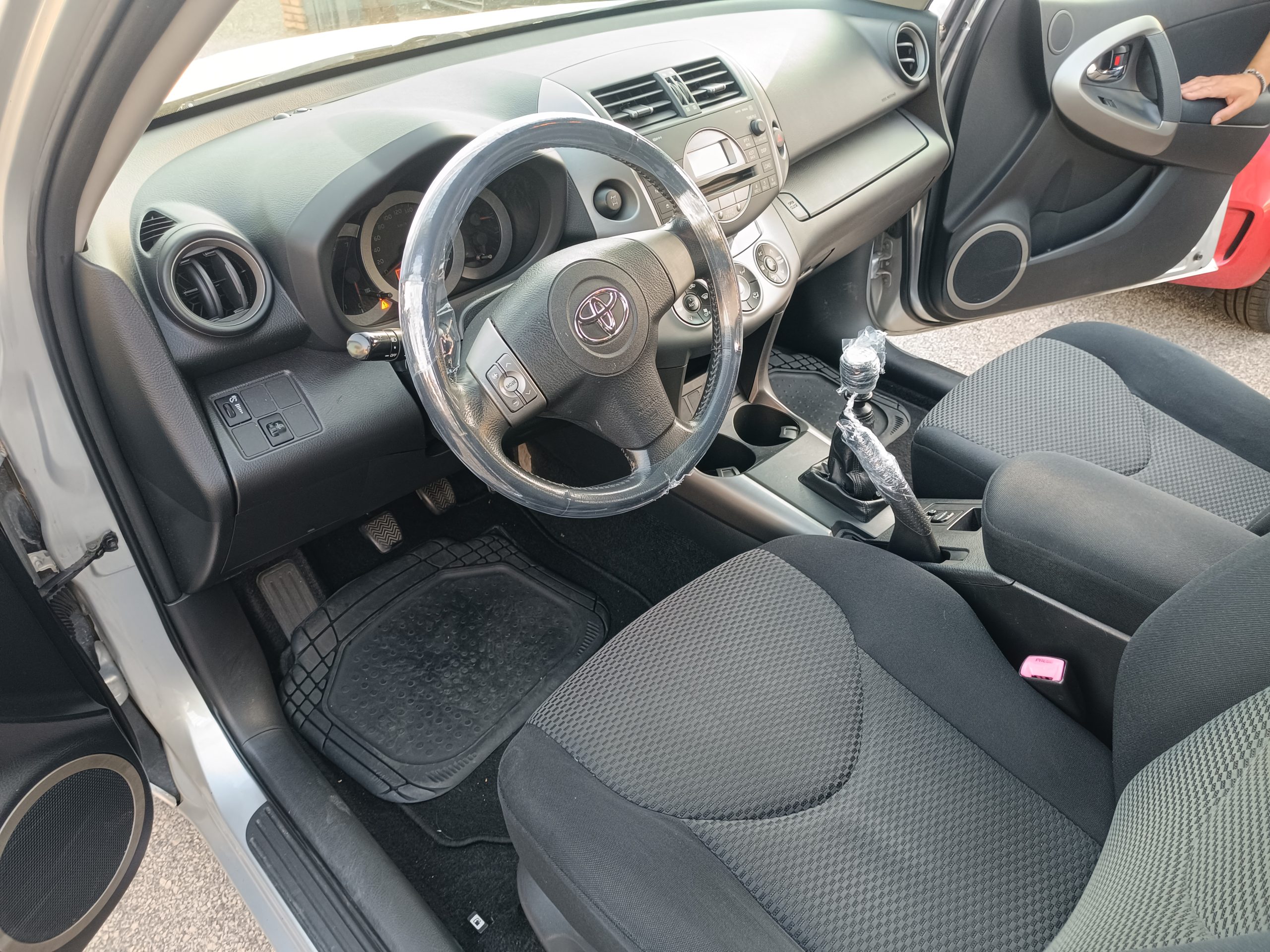 Toyota Rav 2.2 D Luxury - immagine 10