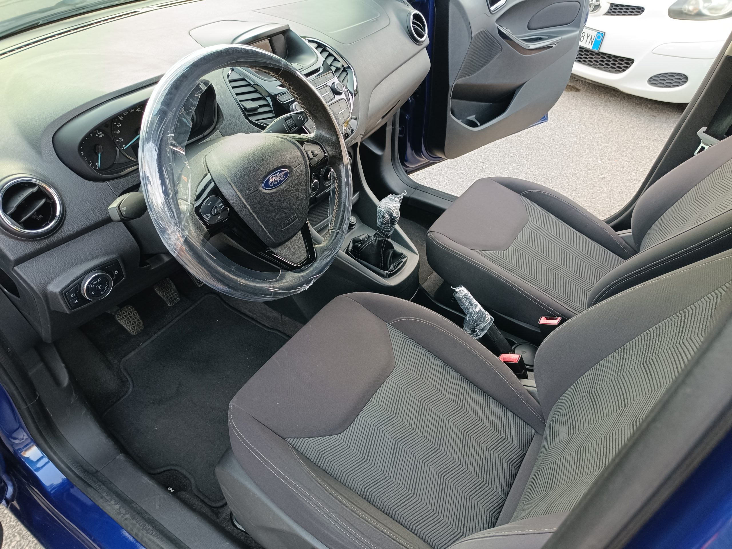 Ford Ka 1.2 Ti-VCT 85CV Ultimate - immagine 10